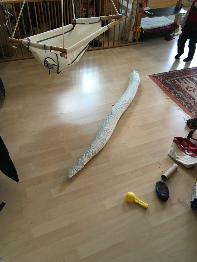 Elektrischer Wurm – Bewegung im Raum