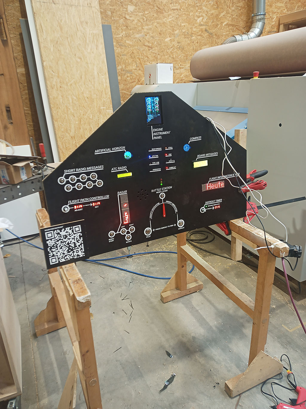 Flugzeugcockpit – Besucher an der Bedienfront