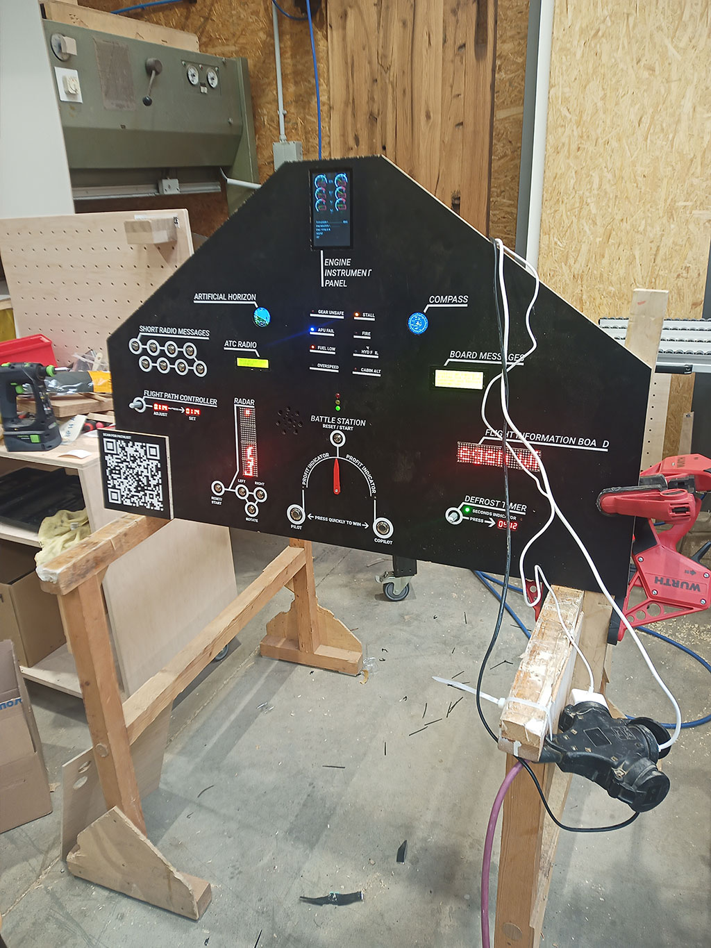 Flugzeugcockpit – Blick auf das Panel im Betrieb