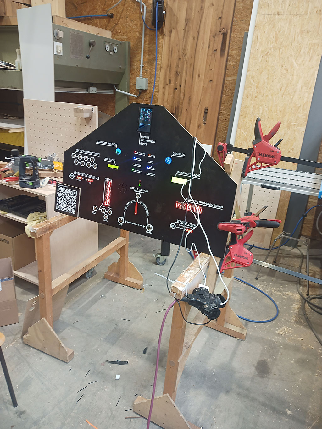 Flugzeugcockpit – Cockpit in der Abenddämmerung